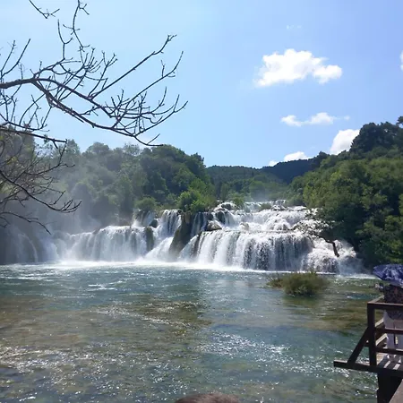 Janja Andjela 住宿加早餐酒店 *